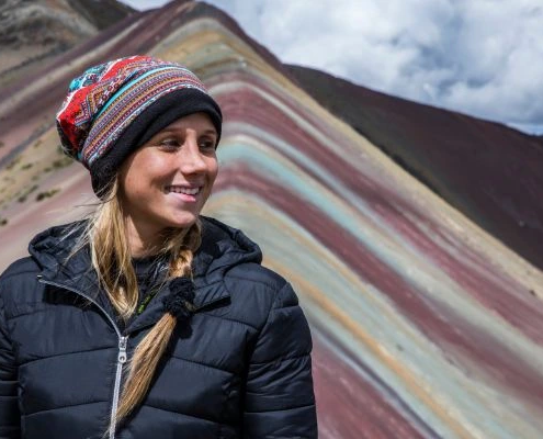 Trekking a la Montaña de Colores, una caminata impresionante en los Andes peruanos para descubrir paisajes vibrantes y únicos.